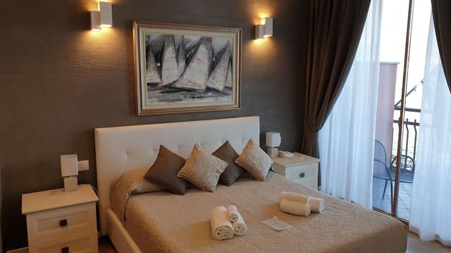 Deluxe Room, Lake View (n.10)
