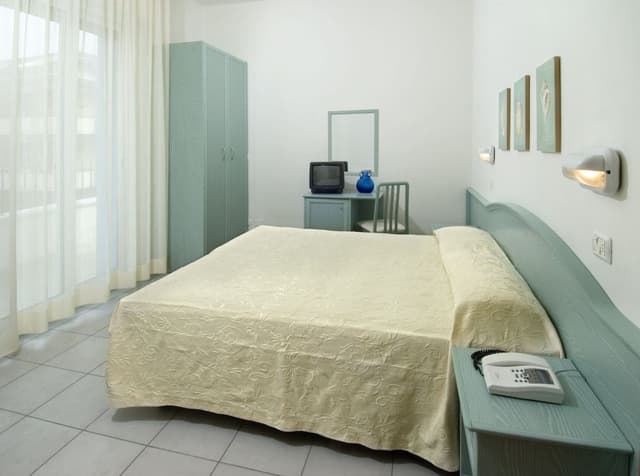 Family Room, Connecting Rooms