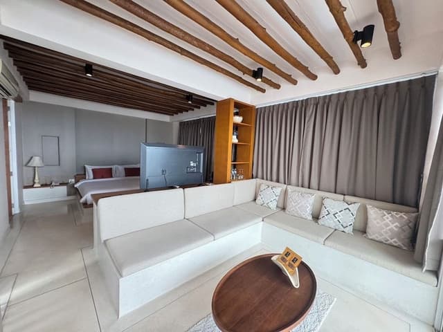102 The Pool Villa: Beach Zone