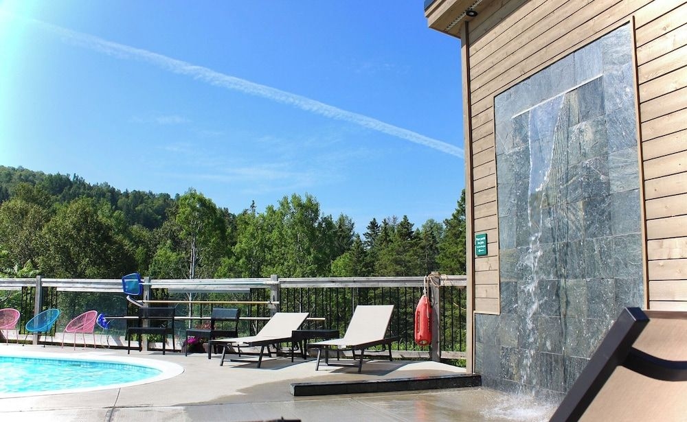 Comfort Inn & Suites4