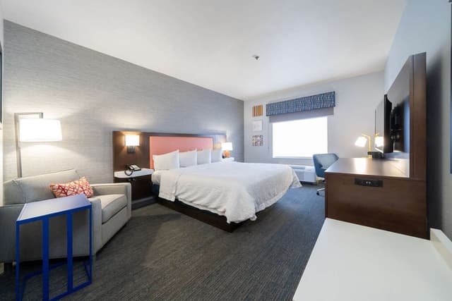1 KING BED NONSMOKING