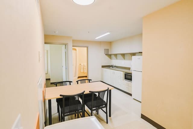 Suite, 4 Bedrooms