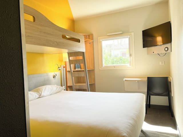 Triple Room, Multiple Beds