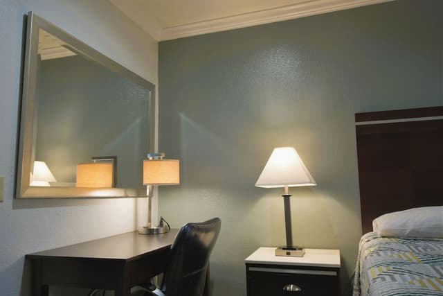 Standard Room, 1 King Bed, Accessible