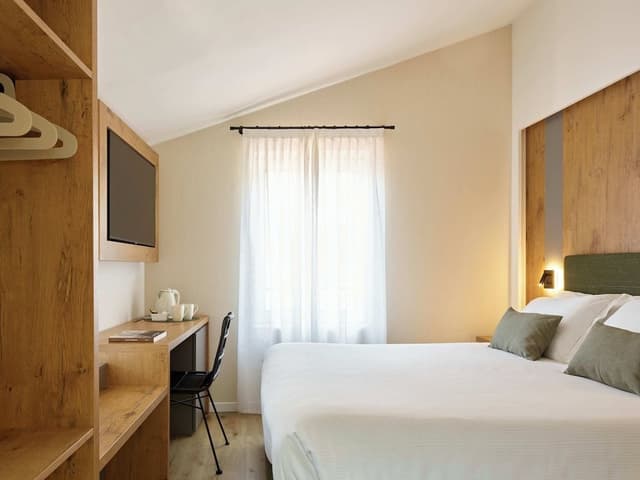 Basic Room, 1 Large Twin Bed