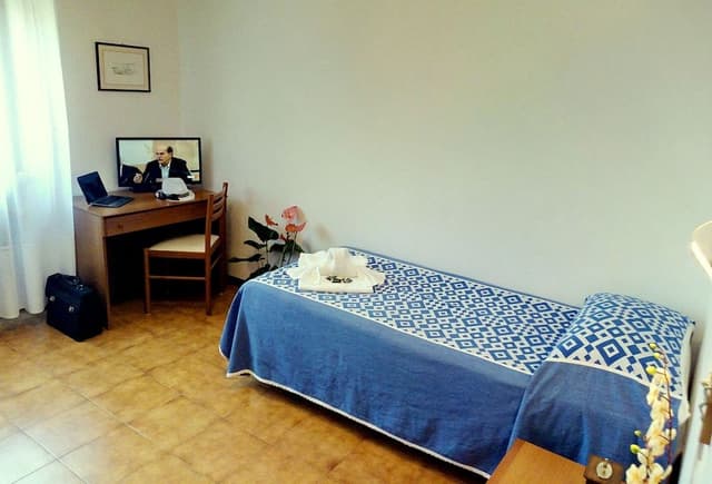 Classic Single Room