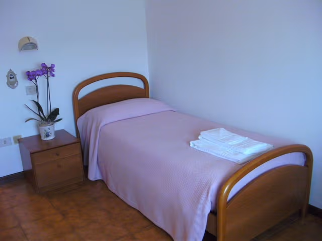 Classic Single Room