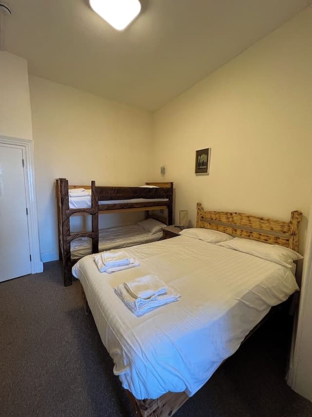 Family Room (2 doubles + bunk beds)