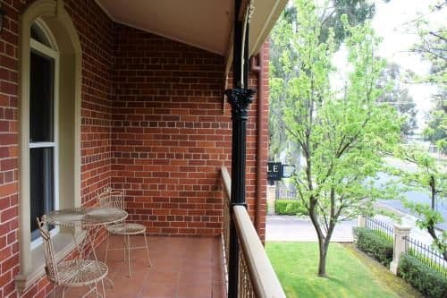 One-Bedroom Spa Apartment with Balcony