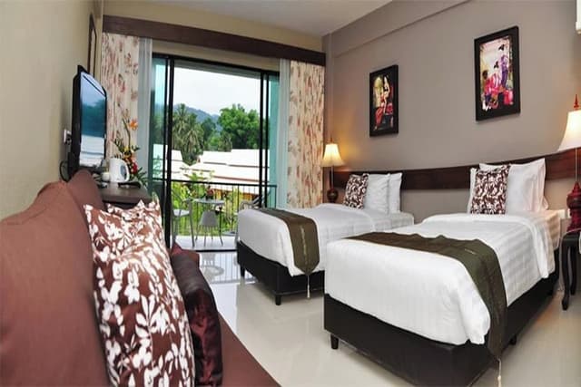 Deluxe Twin Suite