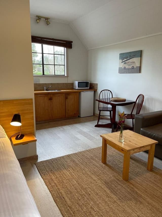 Voyager Room, Kitchenette