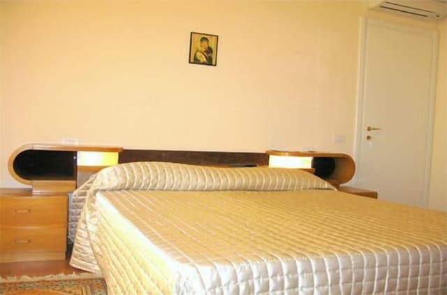 Family Room, Private Bathroom