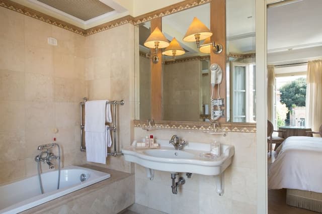 Deluxe Double Room, City View