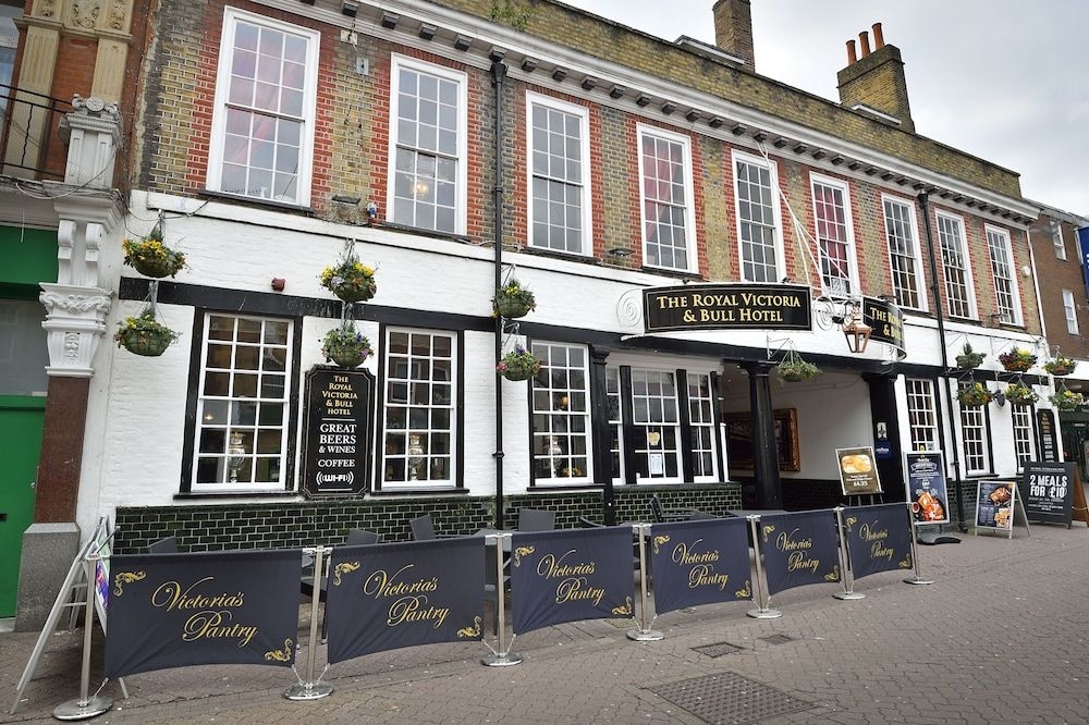 The Royal Victoria And Bull Hotel2