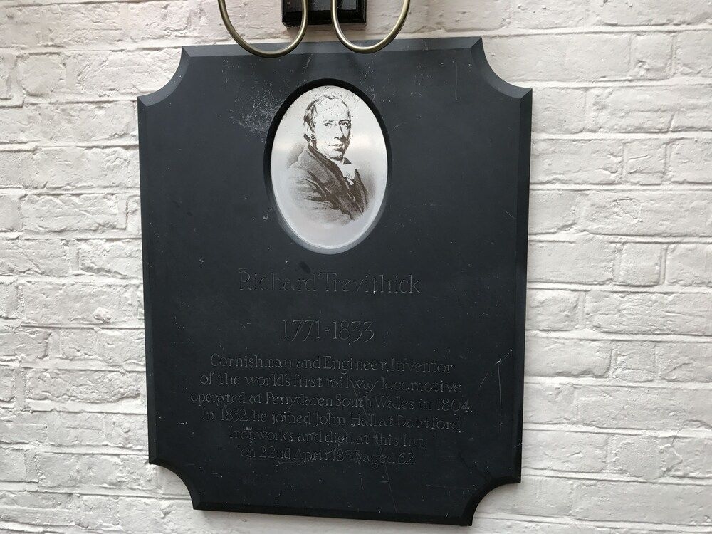 The Royal Victoria And Bull Hotel4