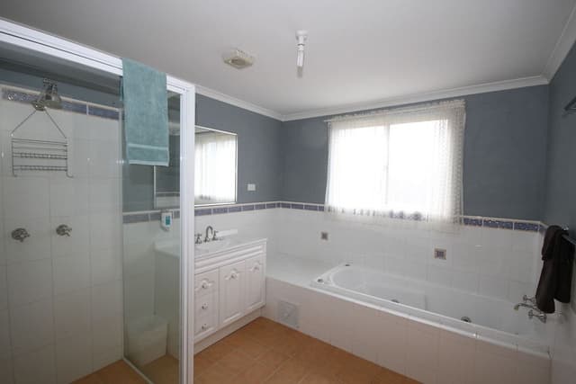 Deluxe Spa Room