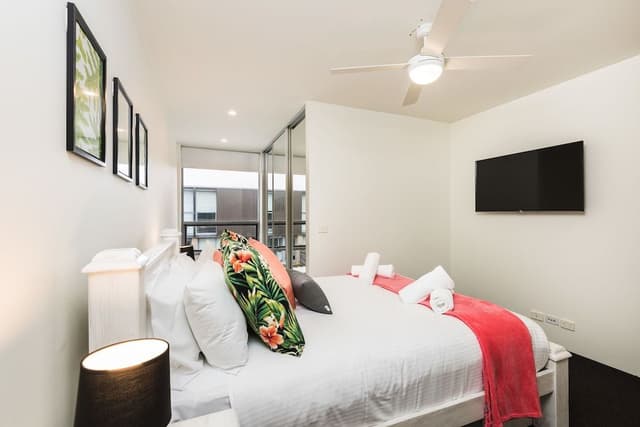Three Bedroom Poolside Townhouse