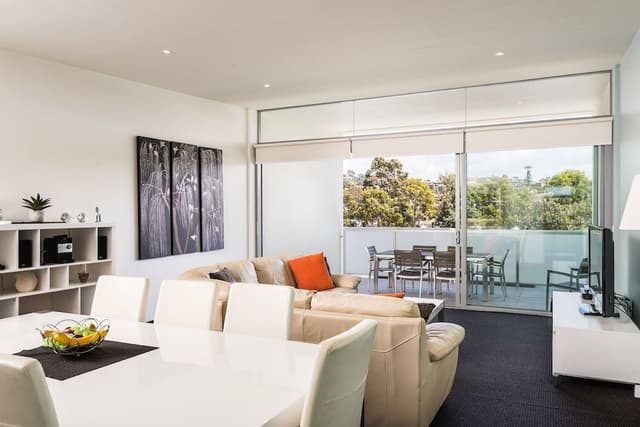 Three Bedroom Poolside Townhouse