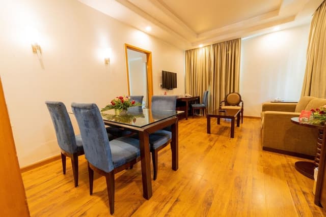 1 Double Bed Suite (NON SMOKING)