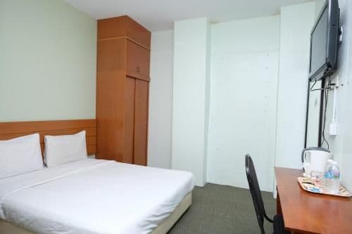 Deluxe Queen Room