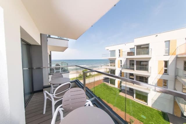 Apartment with Side Sea View
