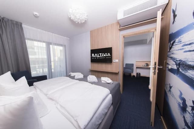 One-Bedroom Suite with Side Sea View
