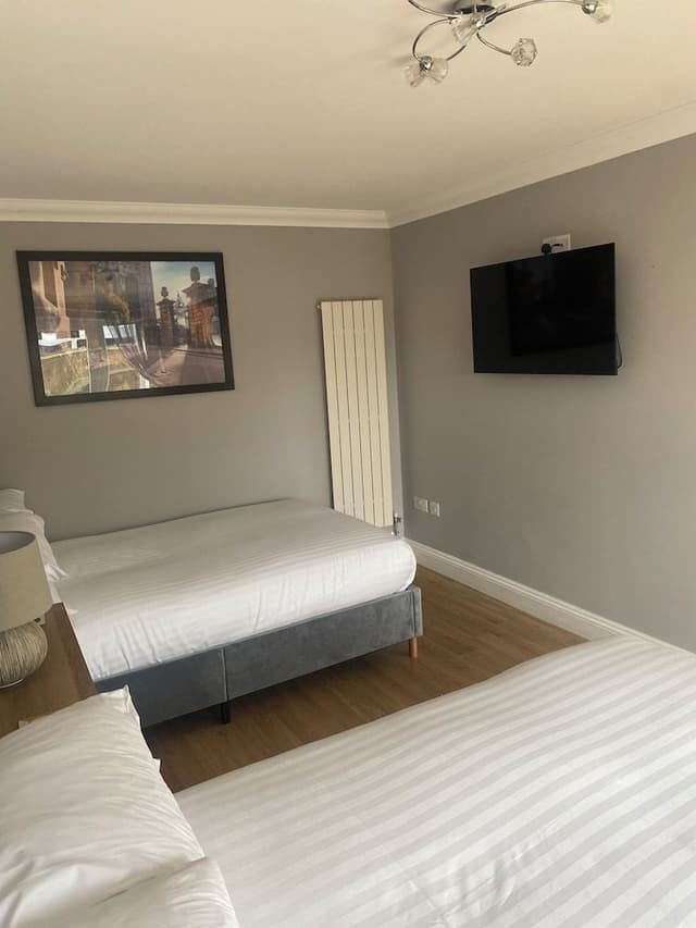 Family Room, 2 Bedrooms