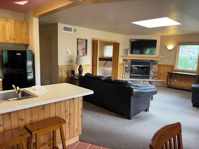 Superior Room, 1 King Bed, Lake View