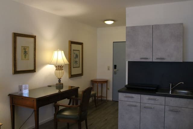 Basic Studio, Kitchenette