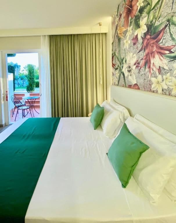 Pool Side Room