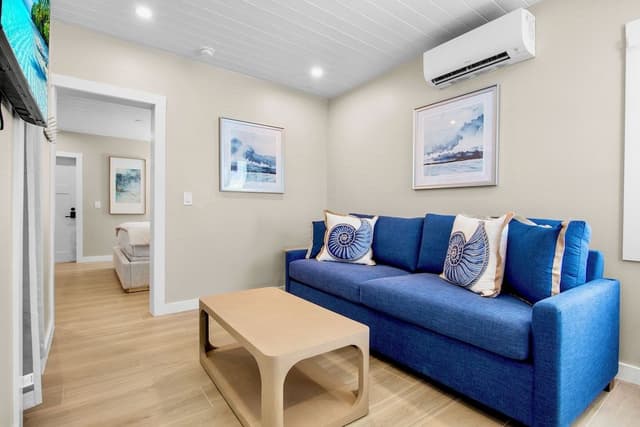 1 Bedroom King Suite