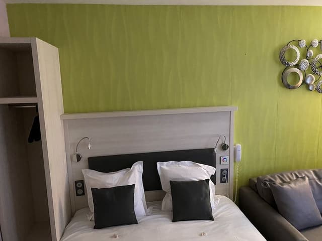 Chambre double salon