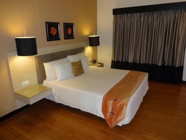Cinnamon Room