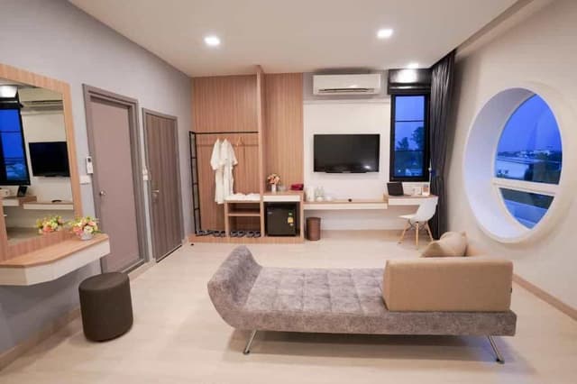 Premier family Room