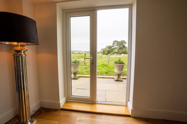 Luxury Suite, Ensuite, River View (Kingfisher)