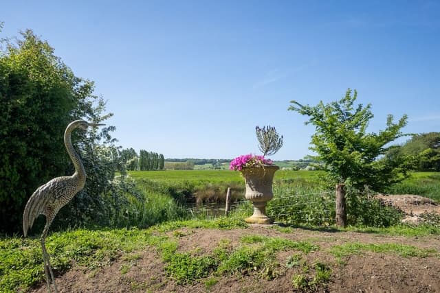 Luxury Suite, Ensuite, River View (Heron)