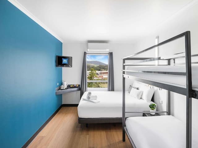 Room, Multiple Beds