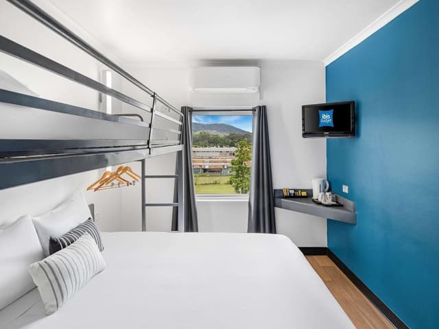 Room, Multiple Beds