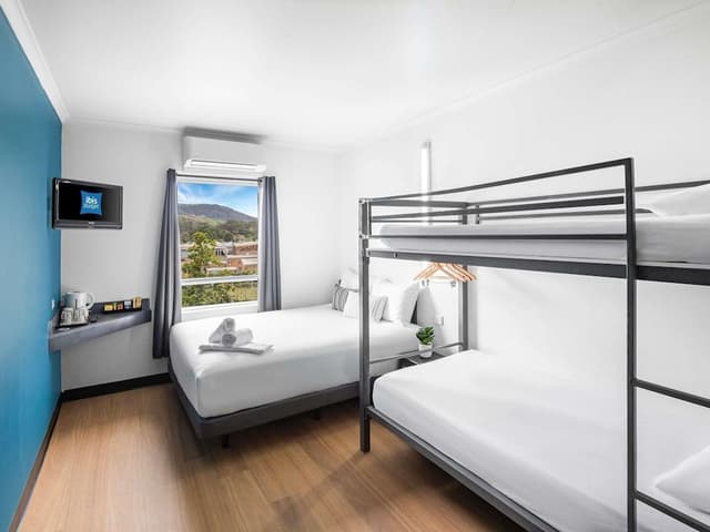 Room, Multiple Beds