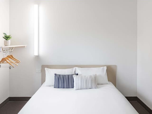 Standard Room, 1 Queen Bed
