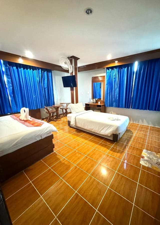 Triple Room