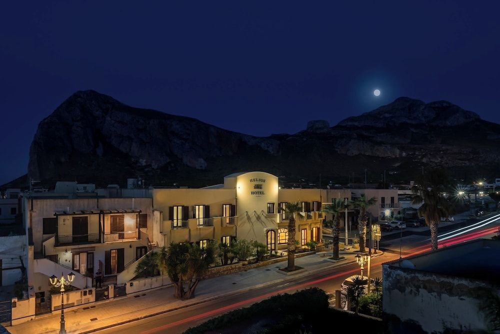 Helios Hotel0