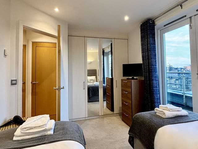 Luxury Penthouse, 2 Bedrooms, Balcony