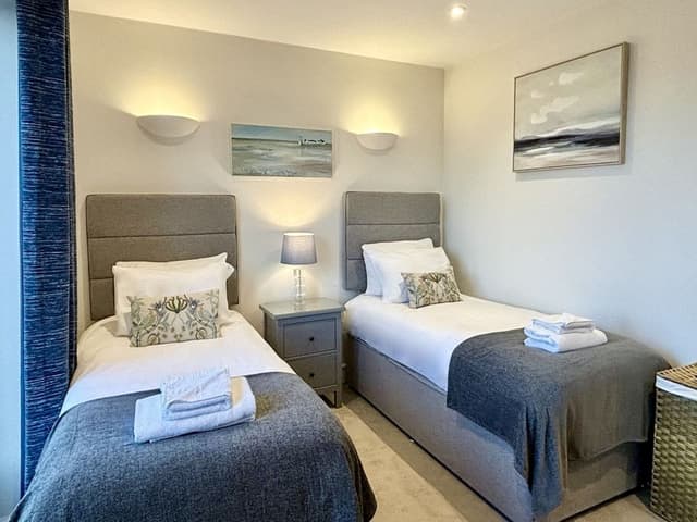 Luxury Penthouse, 2 Bedrooms, Balcony