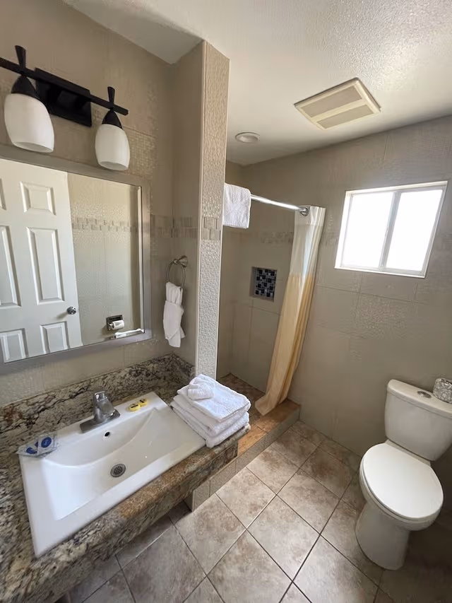 Deluxe Room, 1 King Bed, Kitchenette