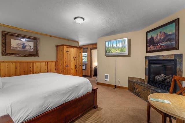 Family Room, Garden View