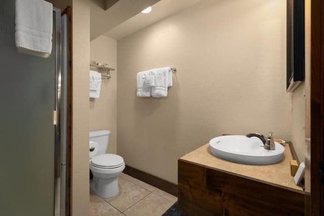 Deluxe Room, 1 King Bed, Balcony, River View