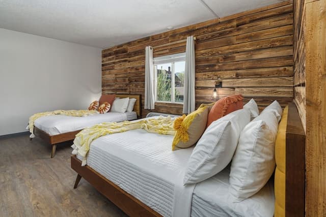 Double Queen Room