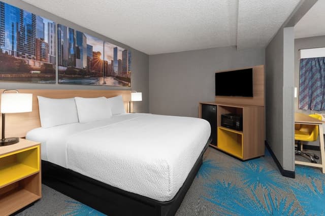 Suite, 1 King Bed, Non Smoking