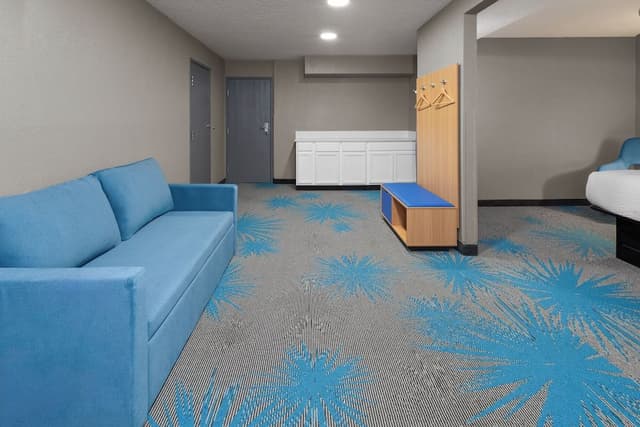 Suite, 1 King Bed, Non Smoking